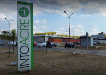 Servidores do Into-AC denunciam que diretora cursa medicina no horário de expediente