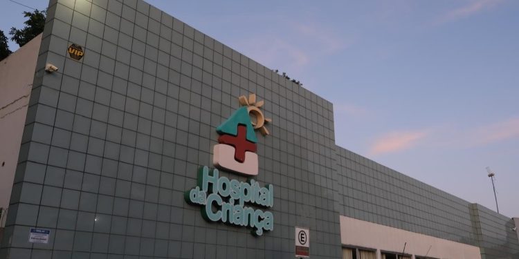 Falta de médicos no Hospital da Criança gera denúncia no Acre; apenas um médico para 50 pacientes