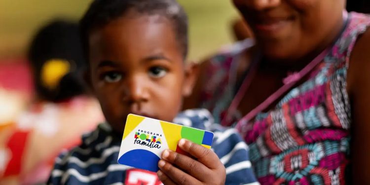 Caixa começa a pagar Bolsa Família de fevereiro