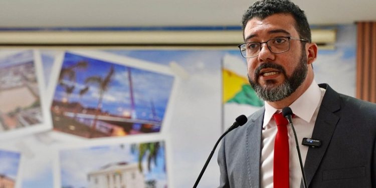 Vereador cobra transparência da Asfalta Rio Branco e chama gestão de Bocalom de “bomba”