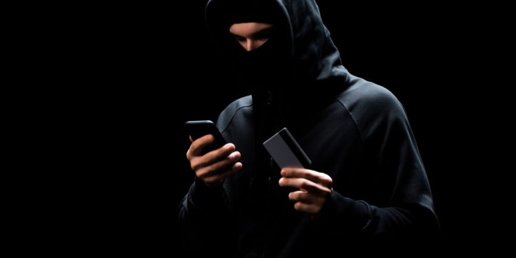 Quatro pessoas são presas no Acre suspeitas de integrarem organização criminosa especializadas em golpes