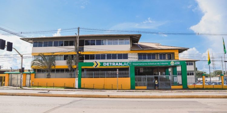 Detran-AC retifica resultado final da prova de títulos do concurso estadual de 2024; veja