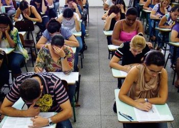 Professores aprovados no processo seletivo da SEE têm até 7 de março para apresentar documentação