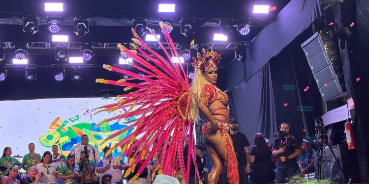 Rainha Gay 2025: Catarina Brandão vence concurso no Carnaval da Família