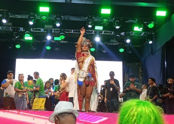 Rainha Gay do Carnaval 2025 dedica título à mãe e celebra visibilidade: “Consegui nosso espaço e respeito”