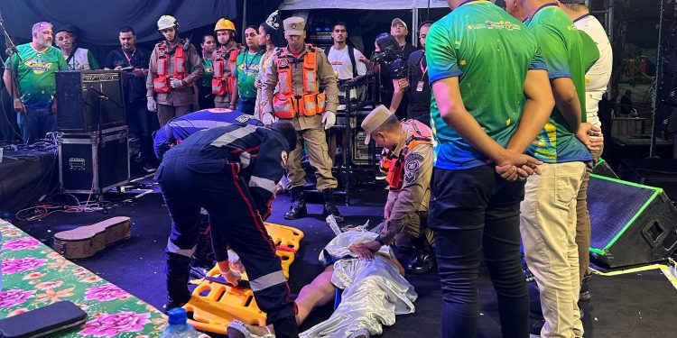 Candidata à Rainha Trans desmaia durante apresentação no Carnaval da Família 2025