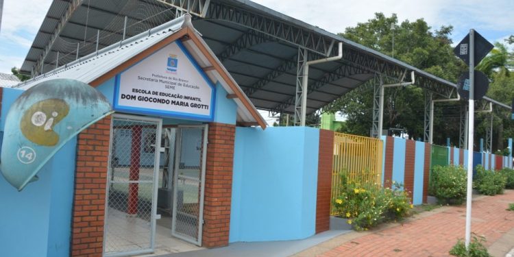 Aulas da rede municipal de Rio Branco retornam apesar da enchente