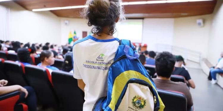 Câmara Municipal aprova Lei “Aluno Nota 10 e Professor Destaque” em Rio Branco