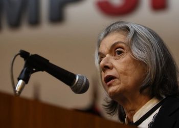 Brasil vive guerra contra as mulheres, diz ministra sobre violência