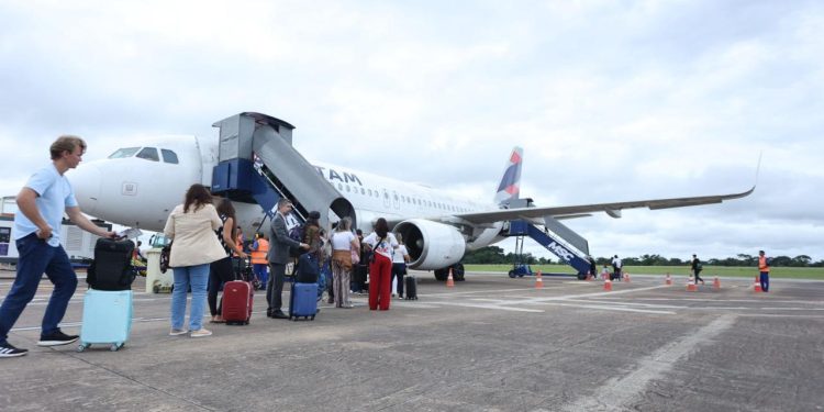 Com 90% de ocupação no primeiro voo, rota Rio Branco-Guarulhos é inaugurada pela Latam no Acre