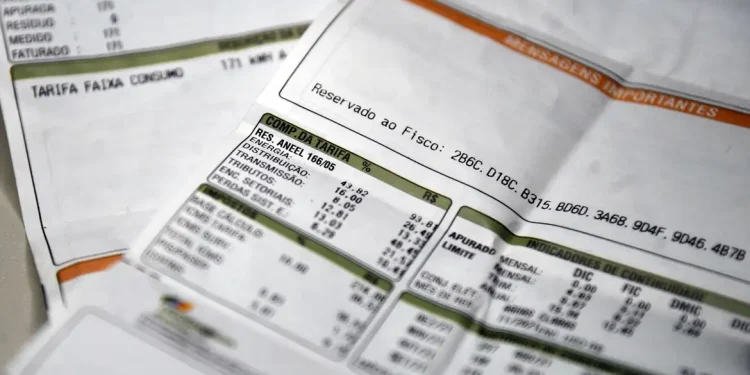 Conta de energia elétrica permanecerá sem cobrança extra em março