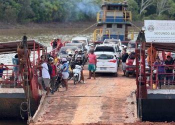 Após conclusão de novo acesso, balsa entre Cruzeiro do Sul e Rodrigues Alves volta a operar
