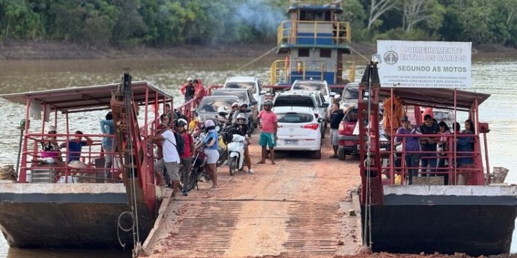 Após conclusão de novo acesso, balsa entre Cruzeiro do Sul e Rodrigues Alves volta a operar