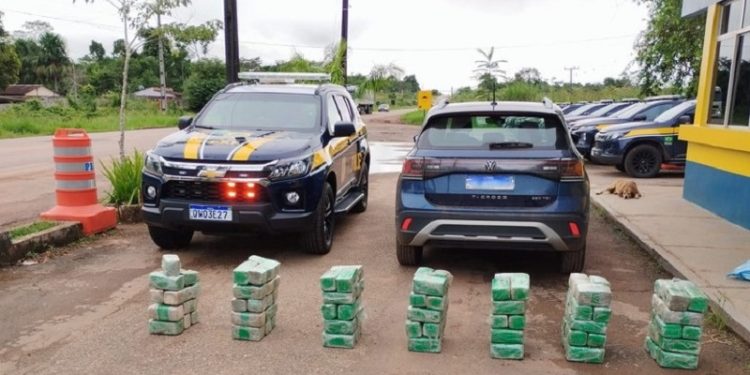 Mais de 100 kg de droga é apreendido durante abordagem no Acre