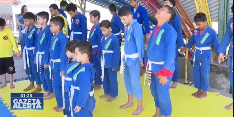 Projeto Pequeno Samurai atende 800 crianças de 23 bairros em Rio Branco