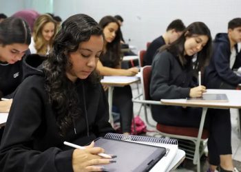 Prazo para pedir isenção da taxa de inscrição do Enem termina às 23h59