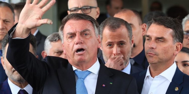 Moraes nega pedido para prender Bolsonaro