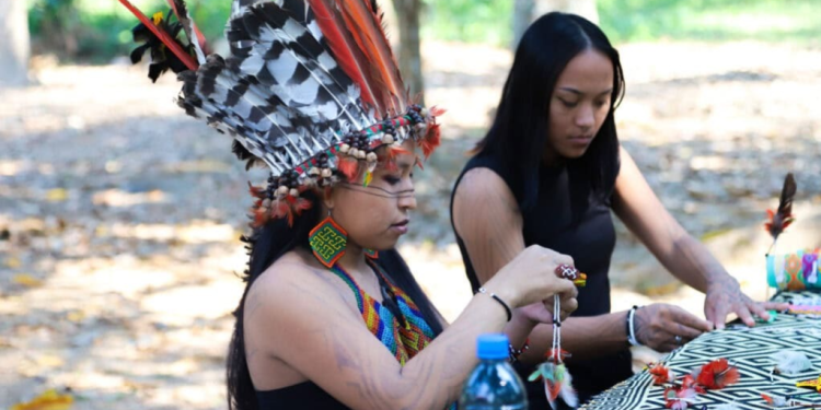 No Dia dos Povos Indígenas, a moda ancestral do Acre mostra sua força para o mundo