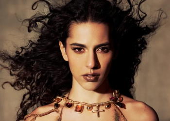 “Coisas Naturais” é arte ou apenas um delírio estético de Marina Sena?