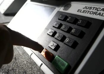 Cármen Lúcia pede que eleitor regularize título até 19 de maio