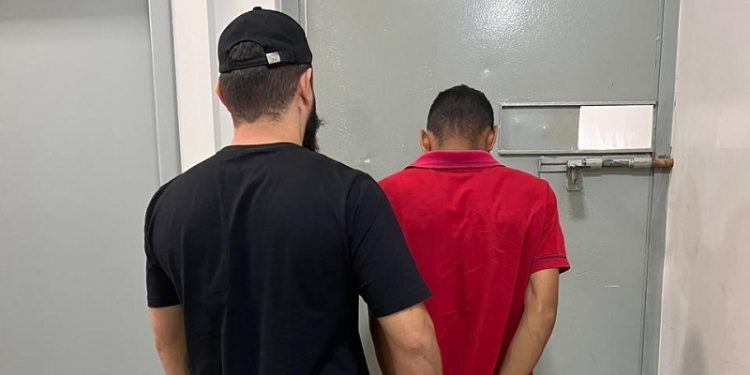 No Acre, homem é preso por agredir e raspar cabelo de ex-companheira em ato motivado por ciúmes