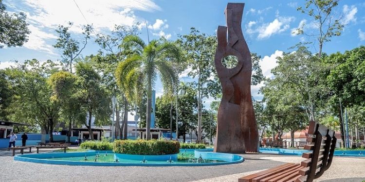 Prefeitura de Rio Branco incentiva parcerias para revitalizar praças e pontos de ônibus