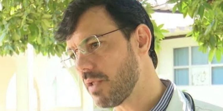 A convite do Tribunal de Contas do Estado do Acre, o Infectologista e Hepatologista, Thor Dantas, palestrou para todos os servidores, sobre as hepatites nesses meses de combate