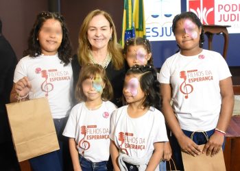 Mês da adoção: pelo menos 100 crianças no Acre estão a espera de um lar