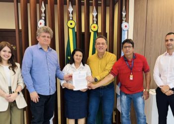 Mediação do TCE viabiliza entrega de caminhonetes para fortalecimento do cooperativismo no Acre