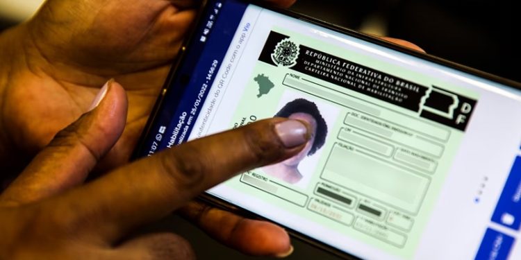 Exame toxicológico pode se tornar obrigatório para tirar a CNH; veja o que muda