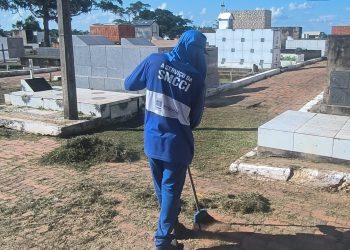 Cemitérios de Rio Branco passam por mutirão de limpeza às vésperas do Dia das Mães