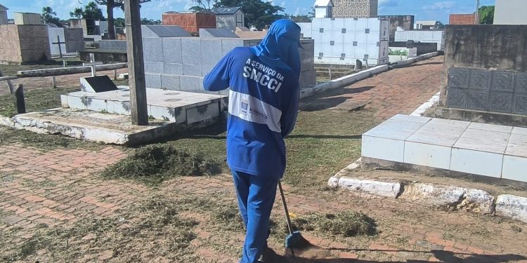 Cemitérios de Rio Branco passam por mutirão de limpeza às vésperas do Dia das Mães