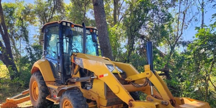 Retroescavadeira da prefeitura de Rio Branco é furtada na Transacreana e caso segue sob investigação