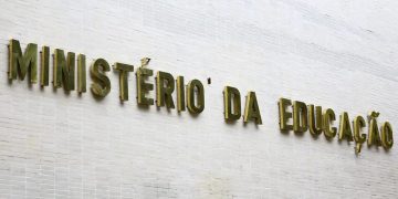 MEC libera acúmulo de benefícios para estudantes de graduação