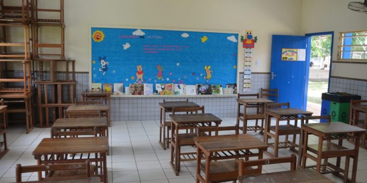 Aulas da rede municipal de ensino em RB retornam após suspensão de greve da categoria da educação