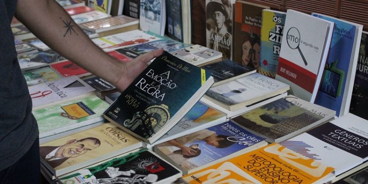 Livraria Moura: entre páginas esquecidas, um espaço de pertencimento e resistência cultural em Rio Branco