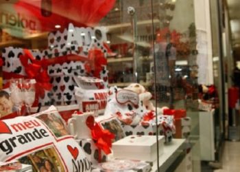 Maioria dos consumidores deve gastar até R$ 300 no Dia dos Namorados, segundo pesquisa