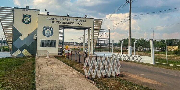 Presos fogem do Complexo Penitenciário de Rio Branco e operação de recaptura é montada