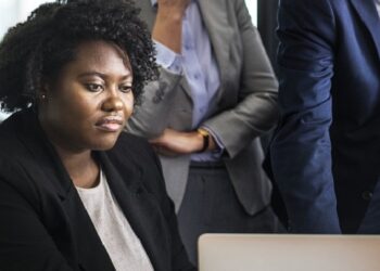 Rendimentos, Cor de pele e Gênero: a realidade que precisamos mudar