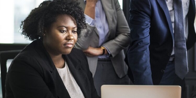 Rendimentos, Cor de pele e Gênero: a realidade que precisamos mudar