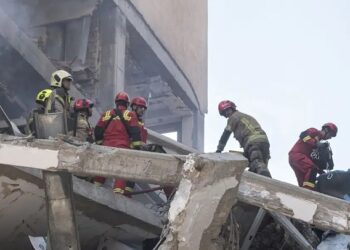 Irã diz que não haverá negociações nucleares sob fogo israelense