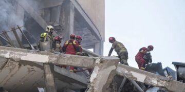 Irã diz que não haverá negociações nucleares sob fogo israelense