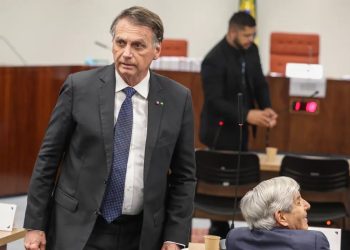 Bolsonaro nega plano de golpe, pede desculpa ao STF e critica urnas