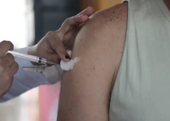 Acre registra primeiros sinais de queda em casos de síndrome respiratória, mas níveis seguem elevados