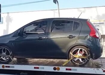 Motorista de aplicativo é feito refém por criminosos na Cidade do Povo; um dos suspeitos foi capturado em flagrante