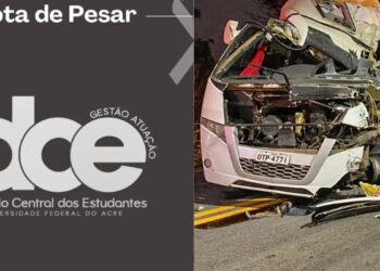 DCE da Ufac presta homenagem a vítimas de acidente com estudantes da UFPA