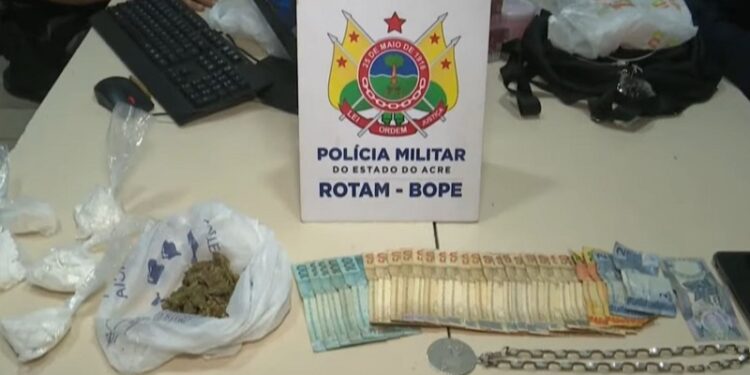 Em Rio Branco, traficantes confundem carro e entregam droga para policiais do Bope