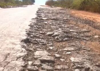 Buracos na pista provocam novo acidente na estrada do Quixadá, em Rio Branco