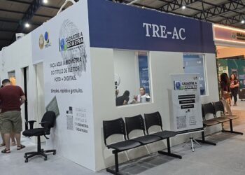 Biometria, emissão de títulos e transferências: TRE oferece serviços eleitorais na Expoacre 2025