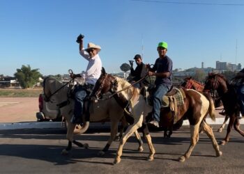 Cavalgada abre oficialmente a Expoacre 2025 e dá início a nove dias de festa em Rio Branco